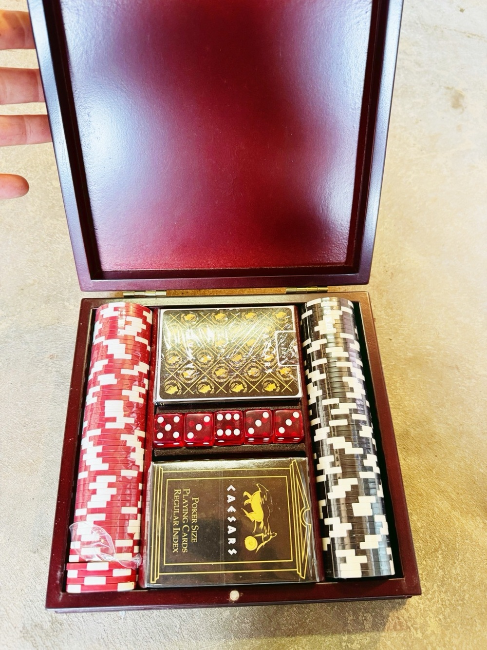🎲 Vintage Caesars Palace Poker Set in Wooden Case ♠️♥️